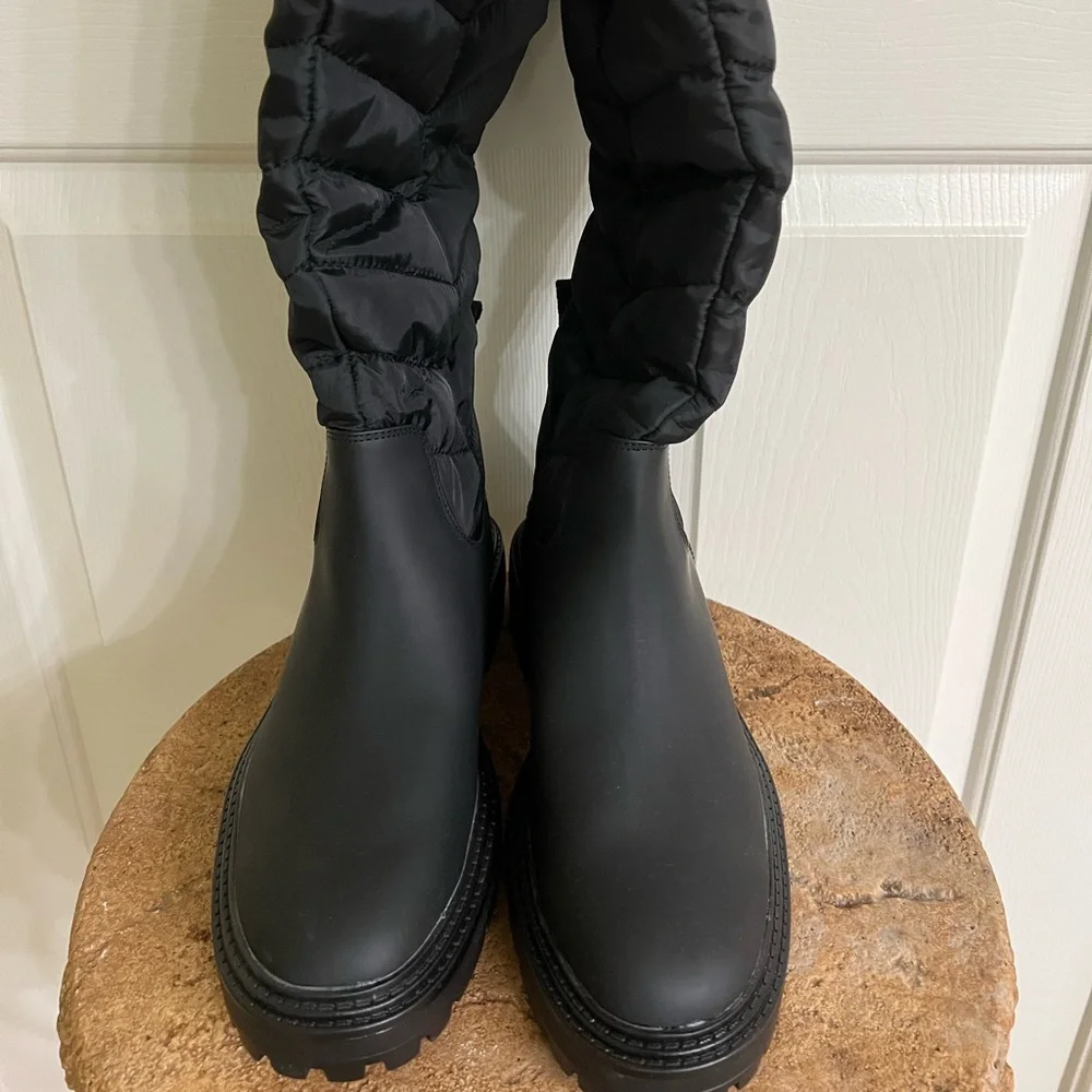 Women Quilted Boots - Picture 2 of 4